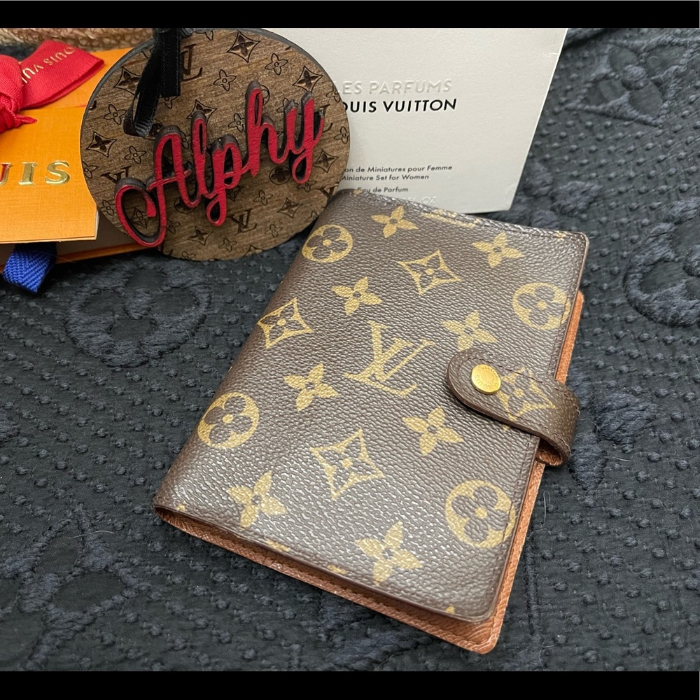 Louis Vuitton small ring Agenda pm, with 2022 LV inserts